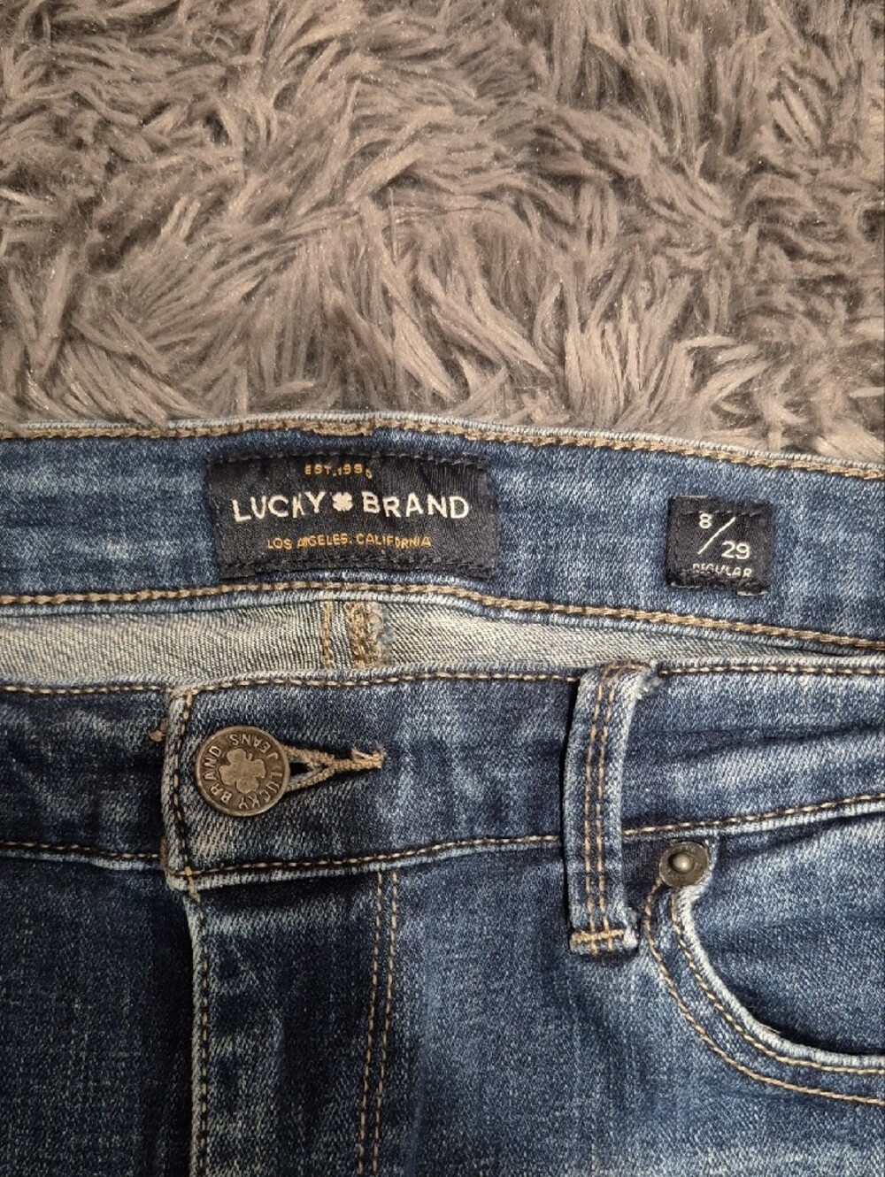 🍀Lucky Brand Women's Light-Mid Blue Skinny Jeans🍀 - Picture 2 of 6